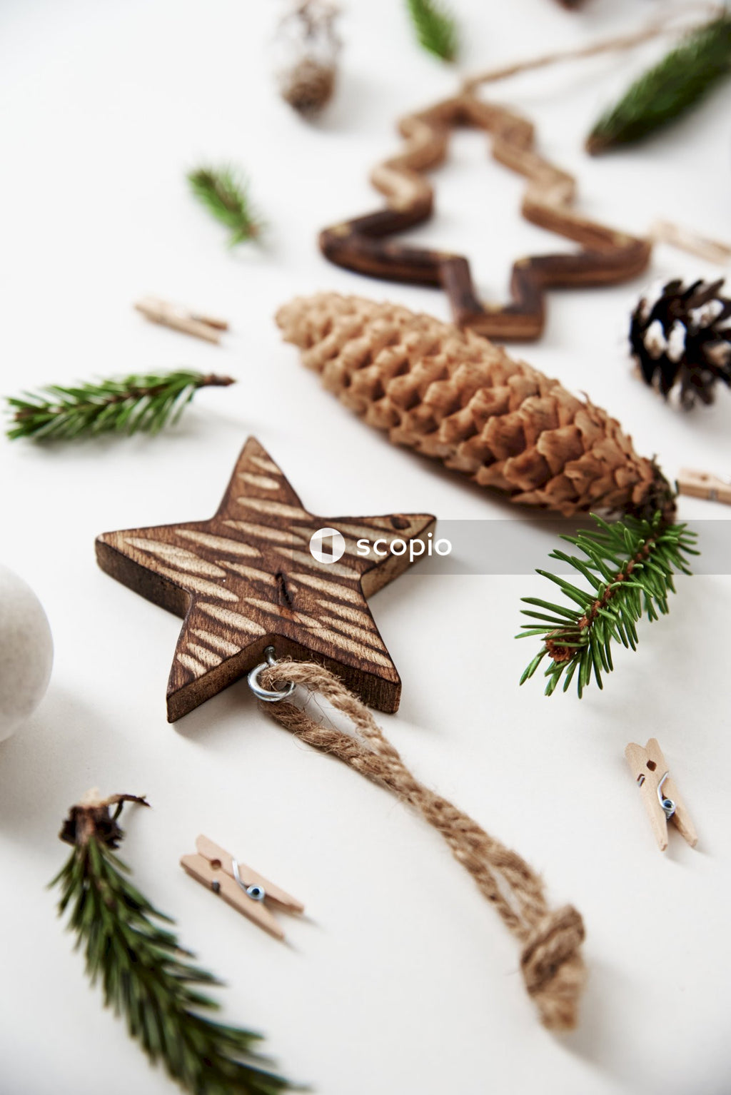 Brown star ornament beside brown star ornament
