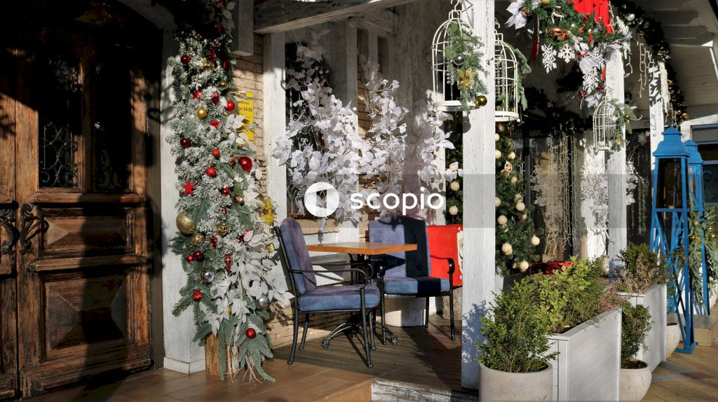 Christmas decor in street cafe design