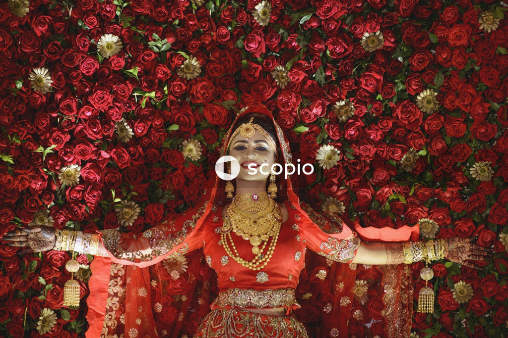 Woman wearing traditional Bengali outfit