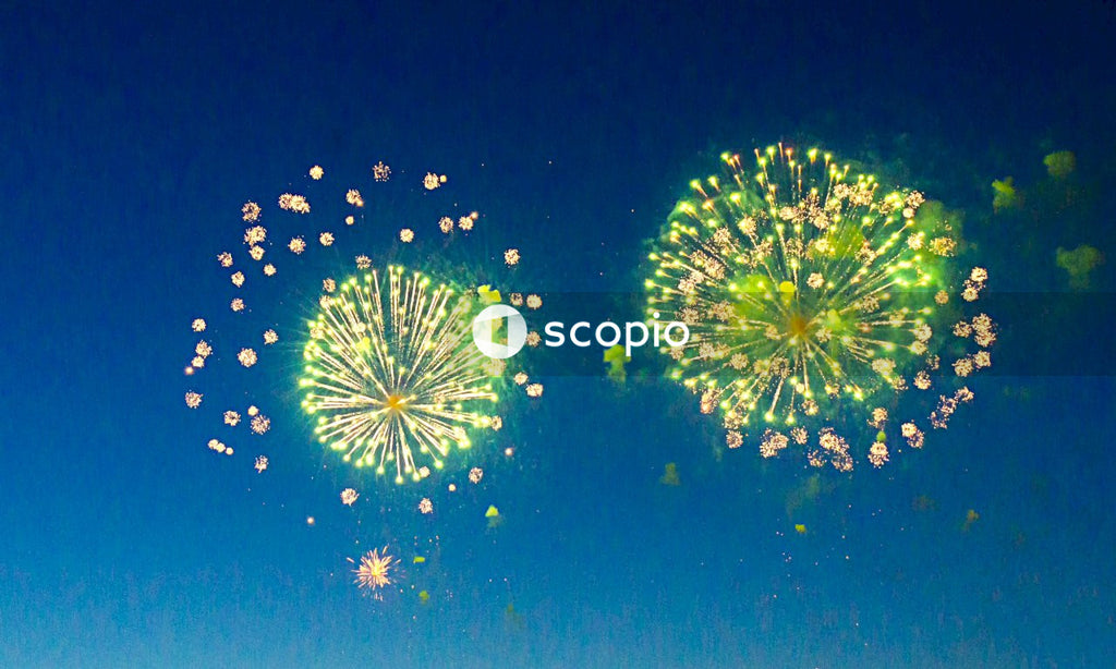 Green and yellow fireworks display