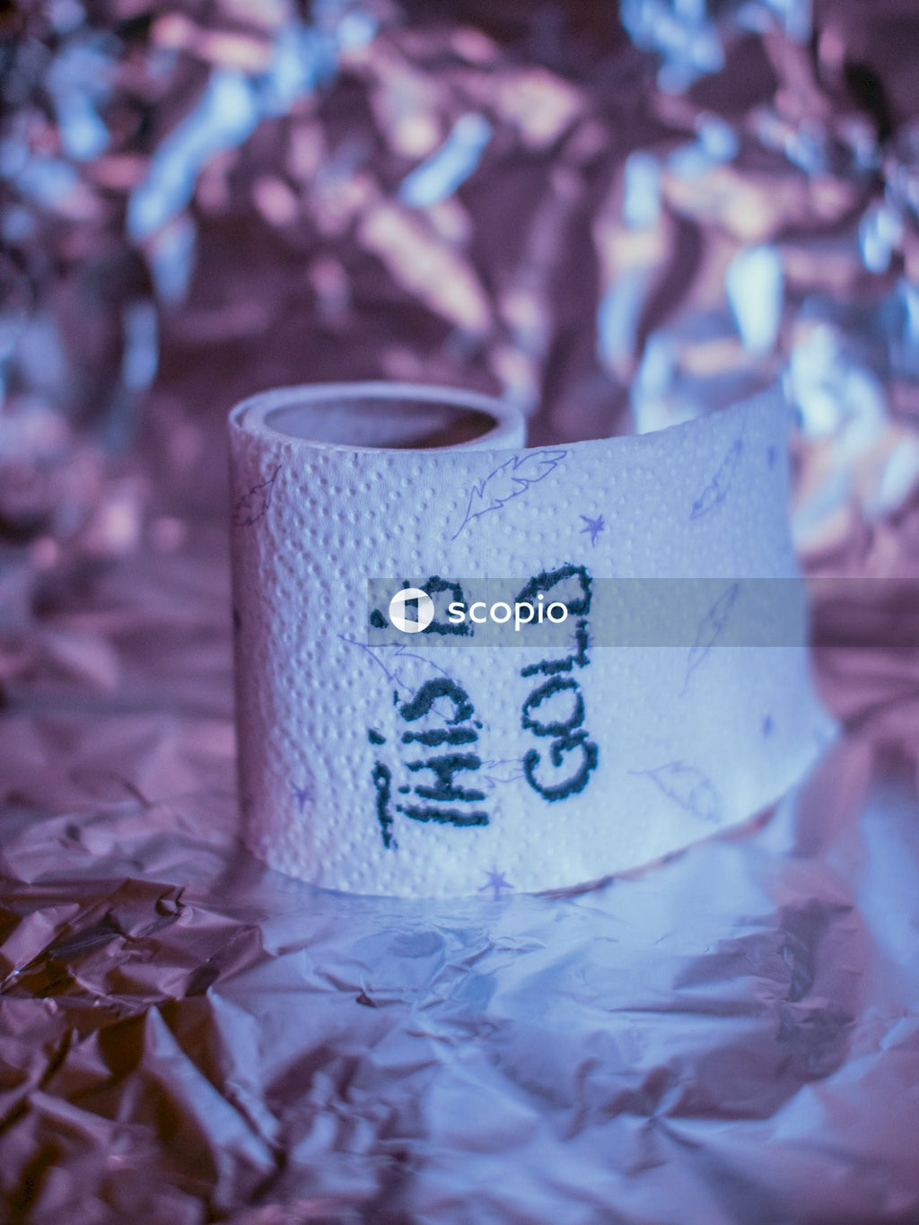 “This is gold" written on toilet paper