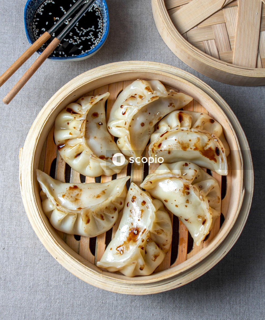 White and brown round ceramic bowl