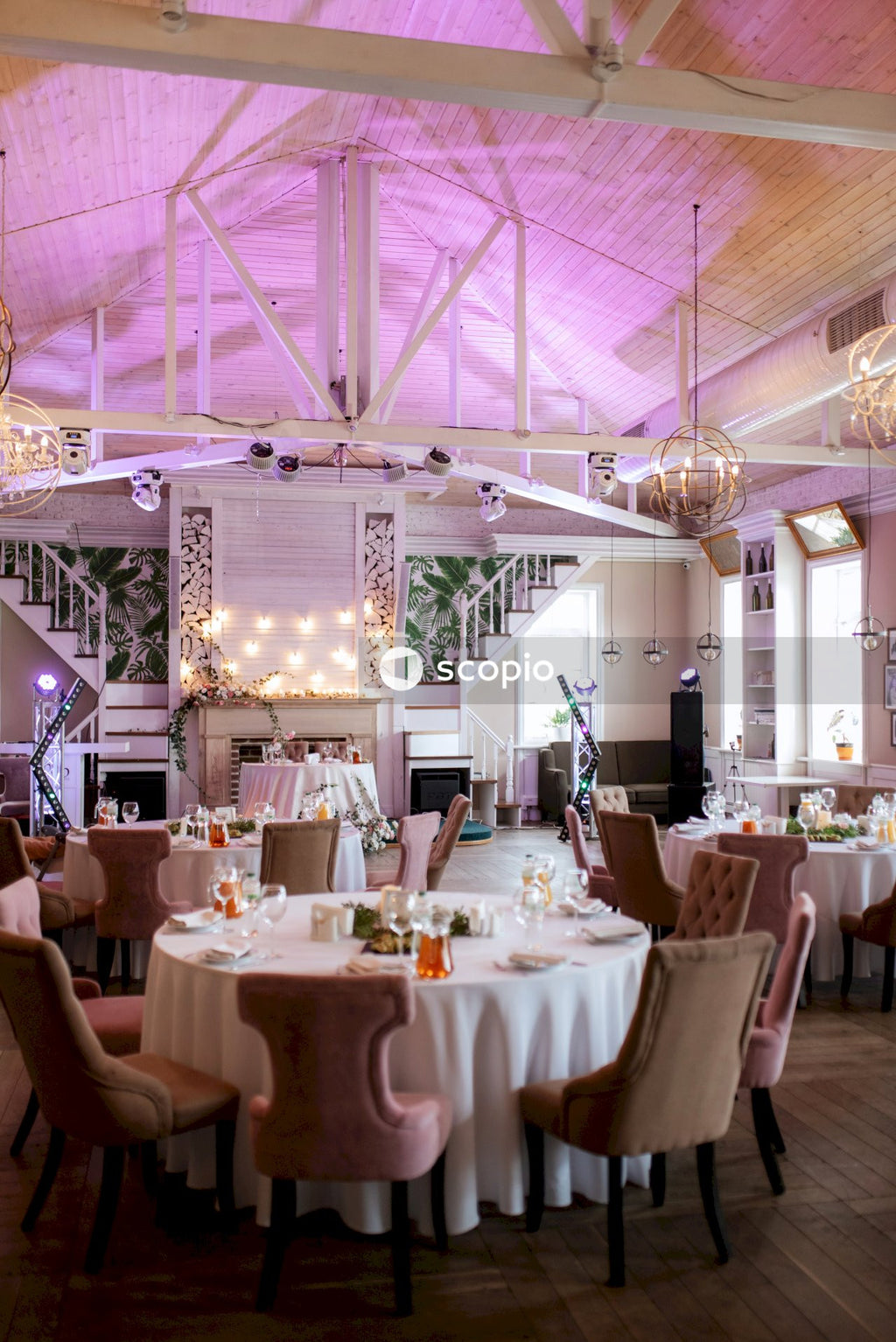 White table cloth with white table cloth