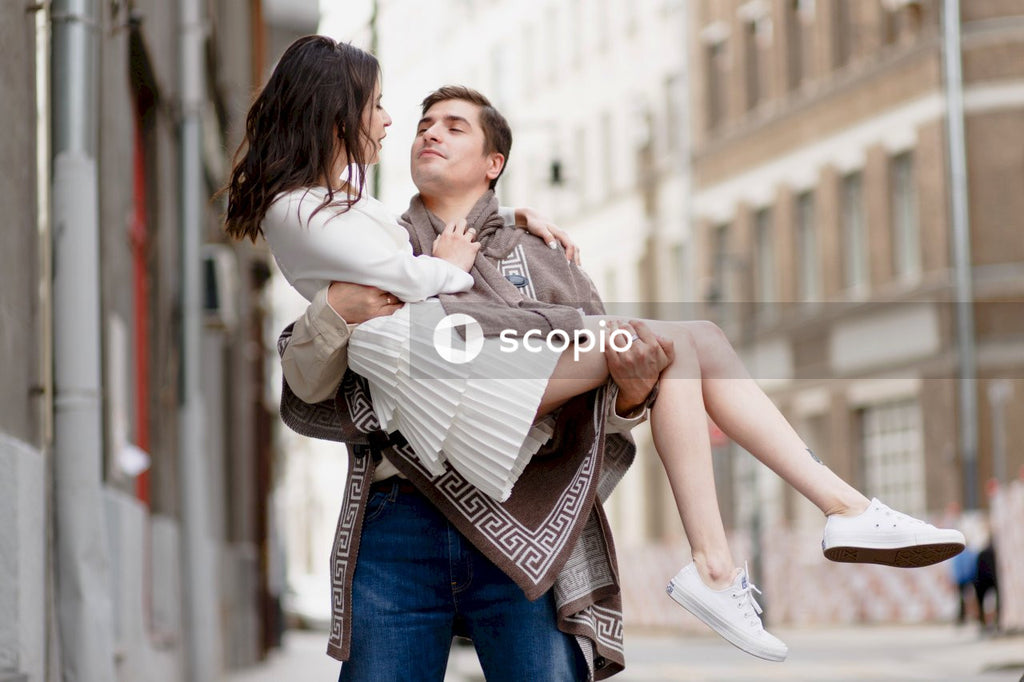 Informal wedding in the city