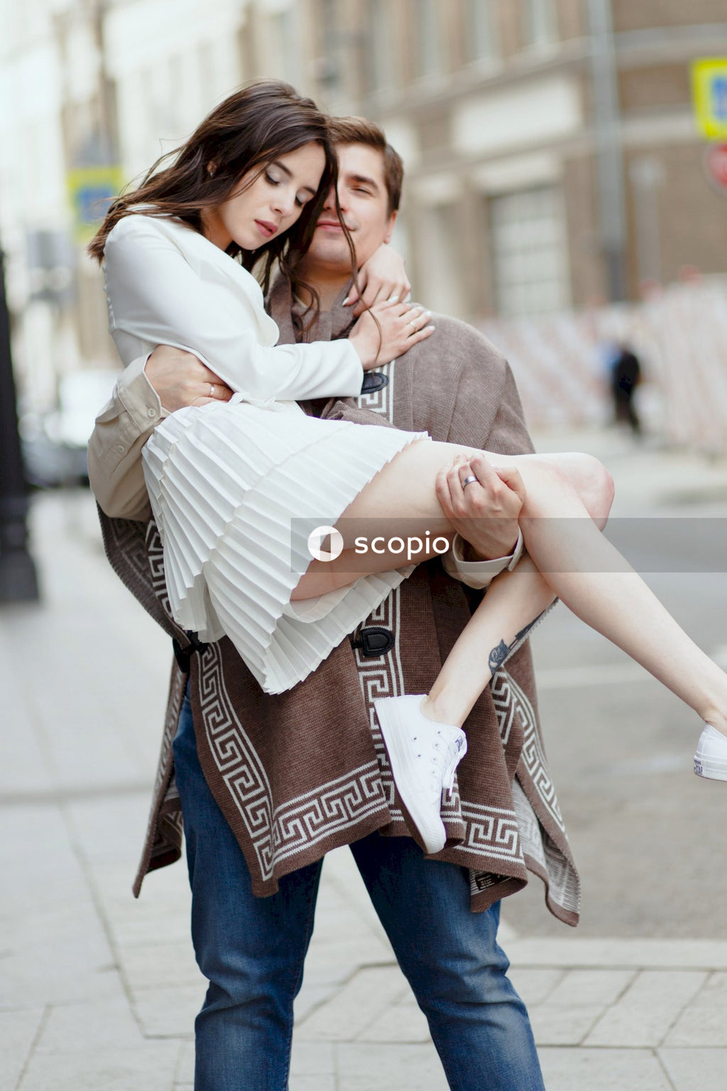 Informal wedding in the city