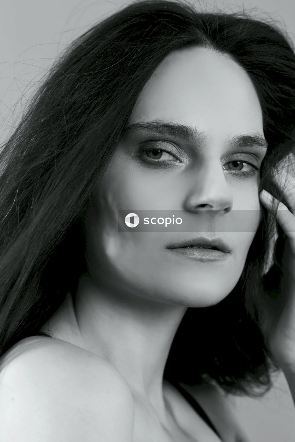 Woman with black hair and black eyes